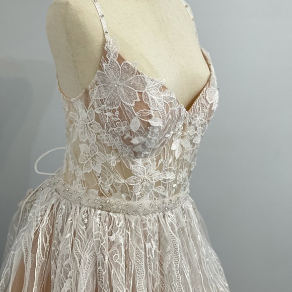 Mac Duggal Floral Appliqué Contrasting Tulle Ballgown New With Tag - Picture 8 of 16